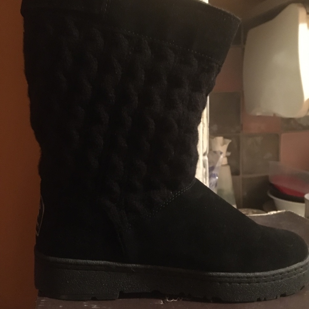 NWT Black Suede & Sheepskin Cable Knit Buckle Bear Paw Candice Boots - Picture 7 of 13